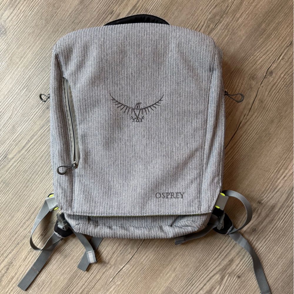 Osprey Pixel Port Backpack Unisex Gray Tablet Window Laptop Commuter